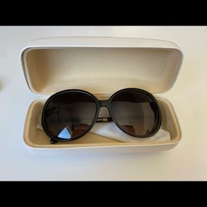 Got this as a gift but only wore a few times. In perfect condition.